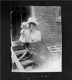 small_dortha's christmas album 2017-232.webp